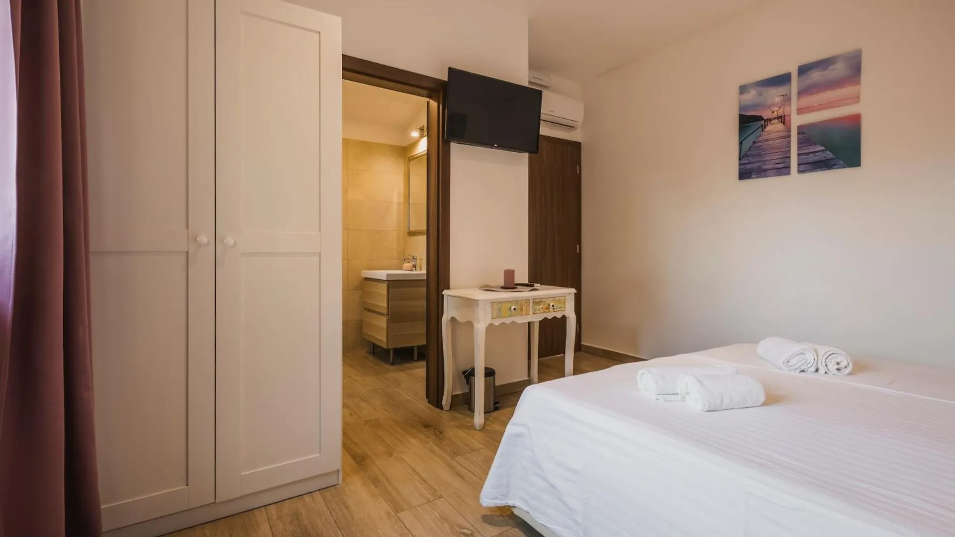 Rooms With Breakfast Near Porec Nova Vas  Nova Vas (Porec)