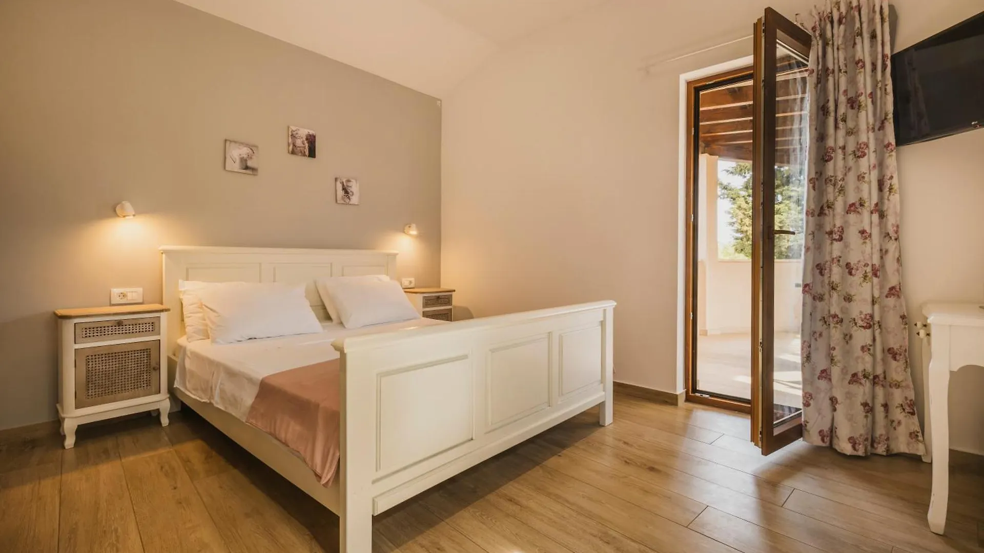 Bauernhof Rooms With Breakfast Near Porec Nova Vas  Kroatien